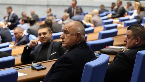 Минималната заплата се отвързва от средната още догодина