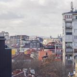 Седмични бизнес новини: Световен лидер при имотите влиза в България; „Еконт“ излиза от пощенския бизнес