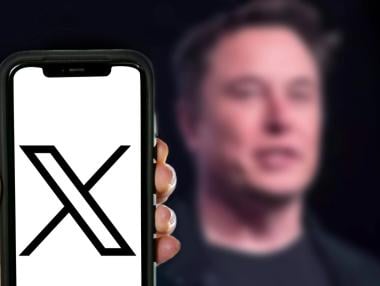 ЕК глоби X със €120 млн. заради заблуждаващата синя отметка