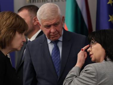 Седмични новини: Нов разхитителен бюджет; Минималната заплата се развързва от средната