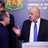 Вечерни новини: Тристранката каза „да“ на новия бюджет; Над 1.3 млрд. лв. за заводите с „Райнметал“