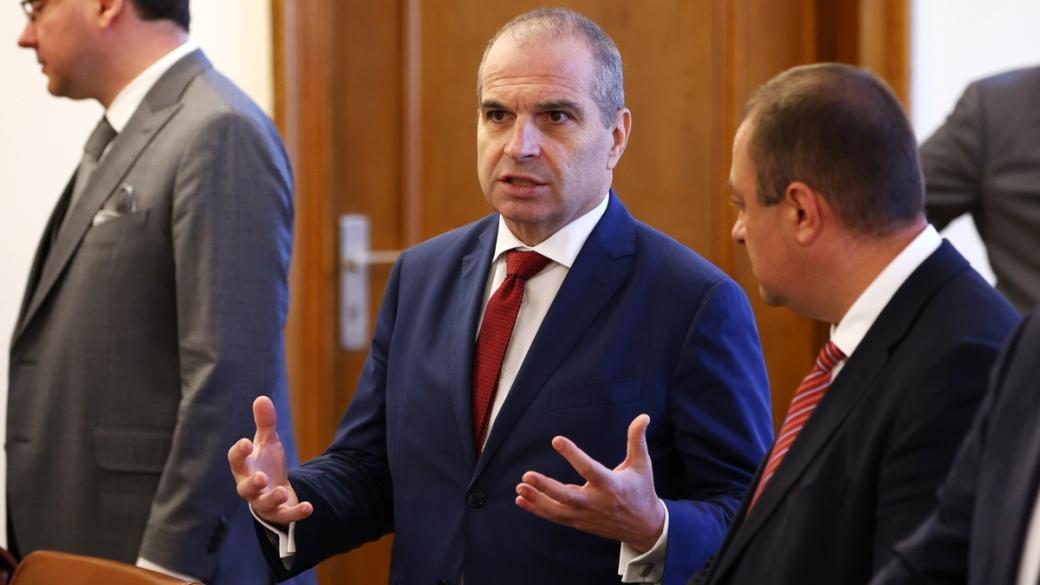 Иванов и Караджов изтриха половин милиард лева от пътно и жп строителство