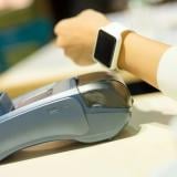 Кои държави пазаруват най-много с телефони и смартчасовници?