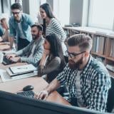 „Светеща лампа“: Оптимизмът на IT сектора в България се охлажда