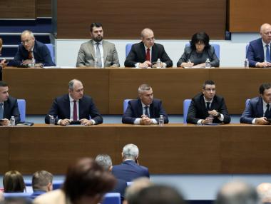 Кабинетът „Желязков“ подаде оставка