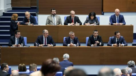 Кабинетът „Желязков“ подаде оставка