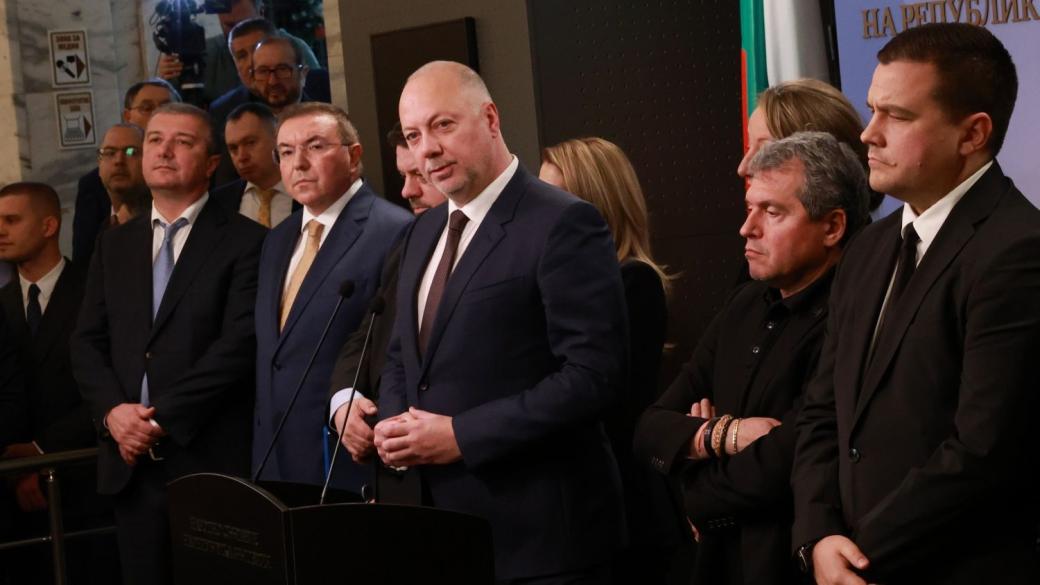 Вечерни новини: Кабинетът „Желязков“ падна; Държавата ще плаща повече на строителите