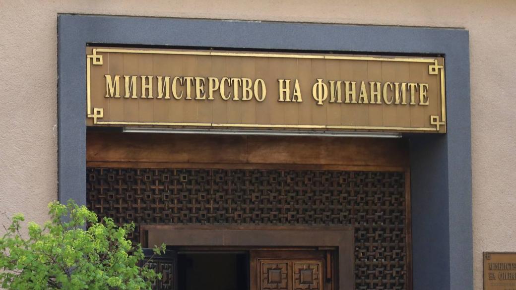 Икономиката и бюджетът излизат пред скоби на изборите