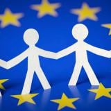 „Кохезия“ на човешки език: Защо милионите от Европа остават неразбрани, а дезинформацията печели