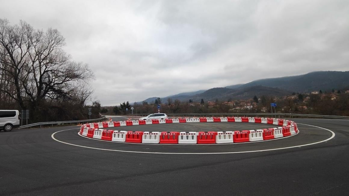 Галерия :: Снимка 5 :: „Хемус“ пълзи напред с още 3 км: АПИ пуска движението към Луковит и Угърчин (Снимки)}