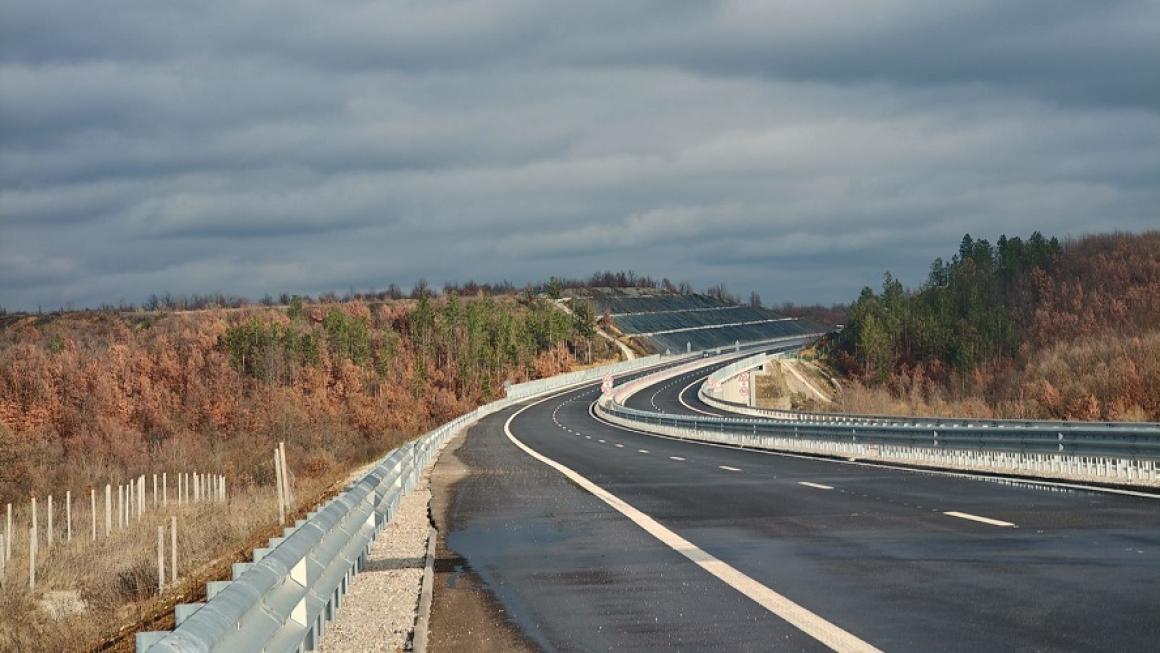 Галерия :: Снимка 0 :: „Хемус“ пълзи напред с още 3 км: АПИ пуска движението към Луковит и Угърчин (Снимки)}