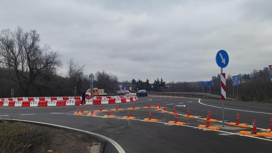 Галерия :: Снимка 7 :: „Хемус“ пълзи напред с още 3 км: АПИ пуска движението към Луковит и Угърчин (Снимки)}