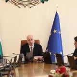 Като за предпоследно: Кабинетът „Желязков“ раздаде половин милиард за един ден