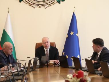 Като за предпоследно: Кабинетът „Желязков“ раздаде половин милиард за един ден