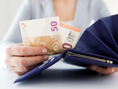 От 15 000 до 83 000 евро: Къде е България на картата на заплатите в Европа?