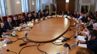 Първа крачка: Удължителният закон за бюджета мина в комисия