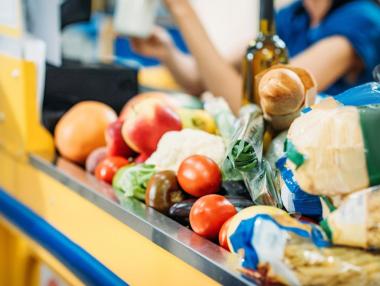 НАП глоби 9 търговски обекта за необосновано повишени цени