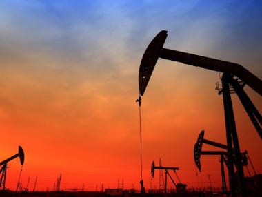 Цената на петрола скочи с 1.5% след блокадата срещу Венецуела