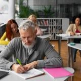 Армия от сребърни студенти