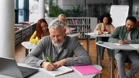 Армия от сребърни студенти