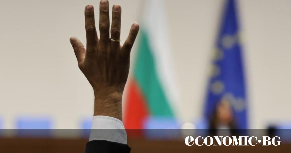 Парламентът прие окончателно аварийния“ удължителен закон за бюджетаНародното събрание прие