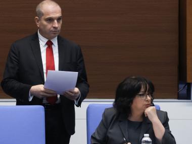 Седмични новини: Караджов даде 4 млрд. лв. на БДЖ; Fitch се притеснява за финансите на България