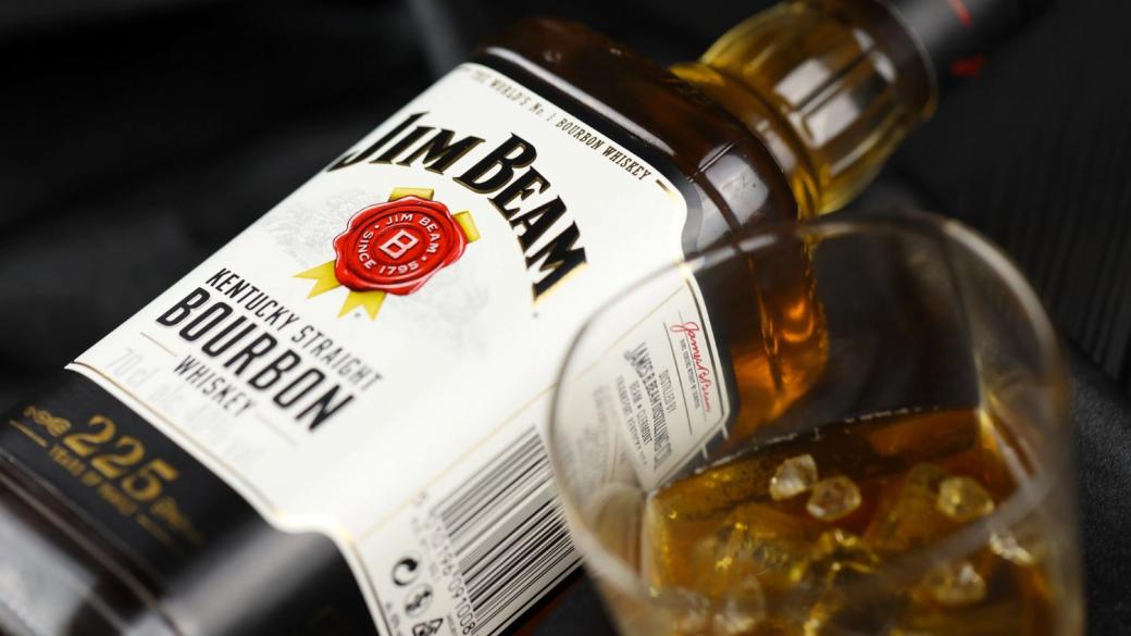 Бърбънът Jim Beam залежава в бъчвите заради митата на Тръмп