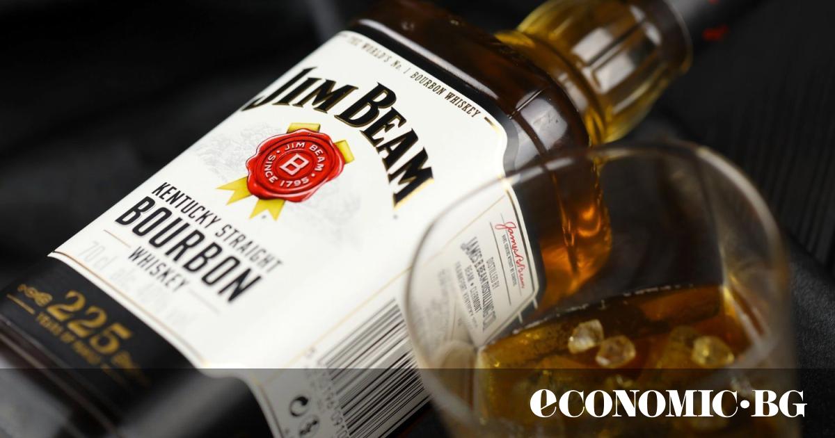 Популярният производител на бърбън Jim Beam планира да спре временно