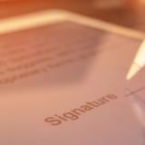 Държавната администрация преминава изцяло на „умни“ подписи