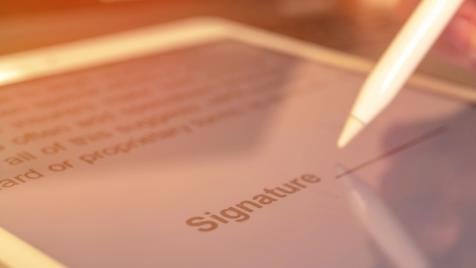 Държавната администрация преминава изцяло на „умни“ подписи