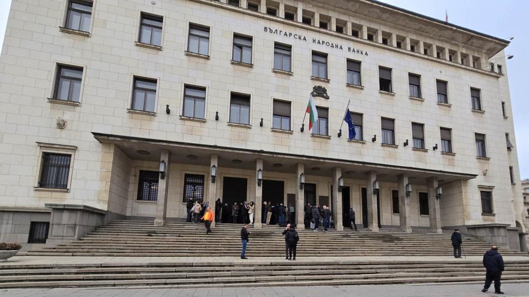 Вечерни новини: Банките чупят рекорди; Бюджетният дефицит остава „под ръба“