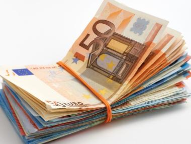 Вечерни новини: €310 млн. тръгват към българския бизнес; Недостатъчно комплекти с евромонети