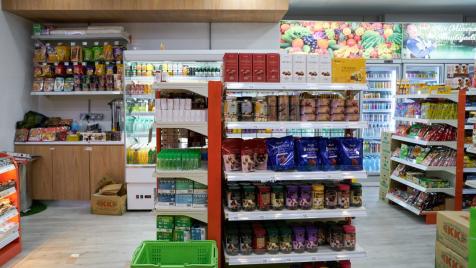 КЗК ще проверява доставчиците на малките хранителни магазини