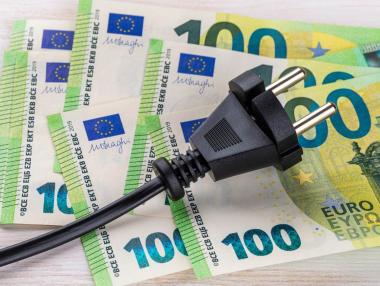 Цената на тока за българския бизнес почти се удвои