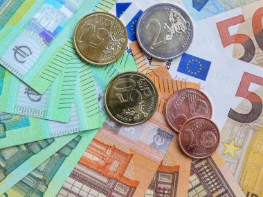 Вечерни новини: Съдбата на българския лев; Двойно по-скъп ток за родния бизнес