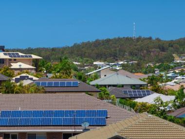 КЕВР предложи по-ниски мрежови такси за енергийните общности