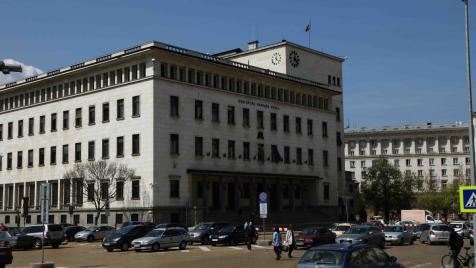 БНБ очаква устойчив растеж, по-висока инфлация и слаб износ в средносрочен план