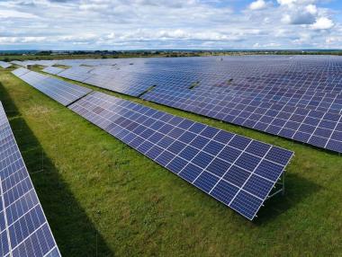 България ще строи фотоволтаици и батерии за сметка на Люксембург