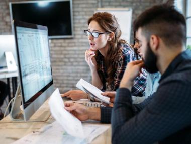 Новите умения носят до 15% по-високи заплати, но AI вече разбърква пазара