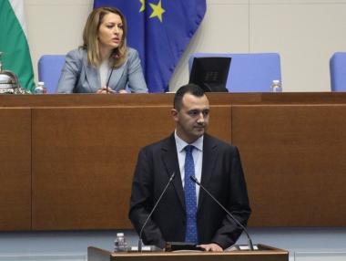 Предизборно: Депутатите сложиха 3% таван на лихвите по студентските кредити