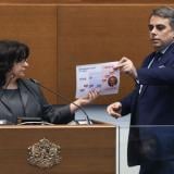 „Неясен текст“: С колко ще бъдат увеличени заплатите на държавните служители?