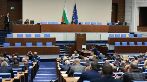 „На стероиди“: Парламентът най-добре да почива до изборите