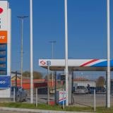 Развръзка под натиск: Унгарската компания придобива петролния монополист на Сърбия