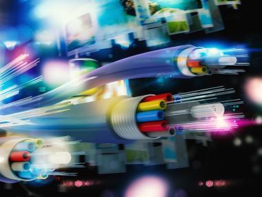 Нови правила за телекомите: Край на медните кабели до 2035 г. и единен лиценз за целия ЕС