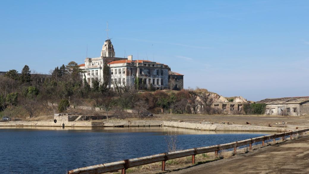 Остров „Св. св. Кирик и Юлита“ край Созопол става модерен терминал за круизи и яхти