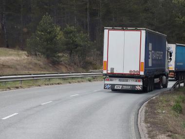Вечерни новини: Нови тол такси за камиони и автобуси; Луксозен остров край Созопол