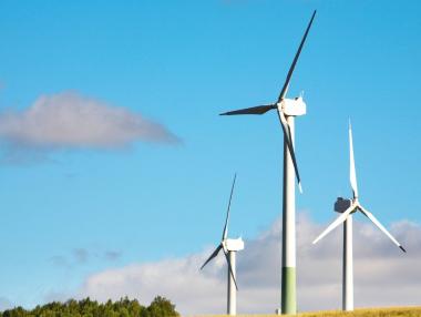 Вятърната енергия в Гърция възвърна силата си през 2025 г.