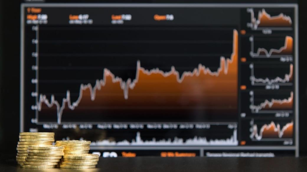 Как да инвестираме в злато и кое движи цената му?