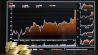 Как да инвестираме в злато и кое движи цената му?