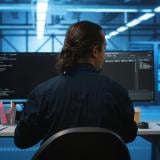 Глобалният лов на таланти: Всеки трети IT специалист е с единия крак в чужбина